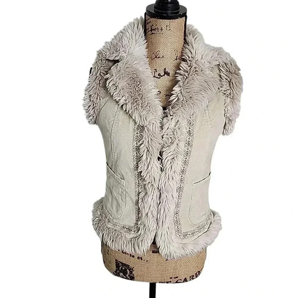 Y2k Upcycled Cord and faux fur patch vest. Size small - Picture 2 of 6